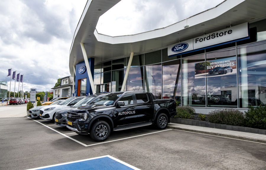 Autopolis - vue exterieure FordStore