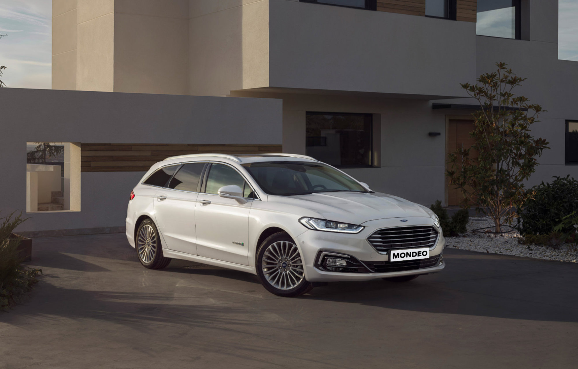 Ford Mondeo Hybrid