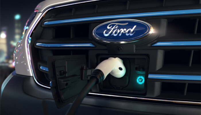 Redução de Emissões Ford E-Transit sendo recarregada