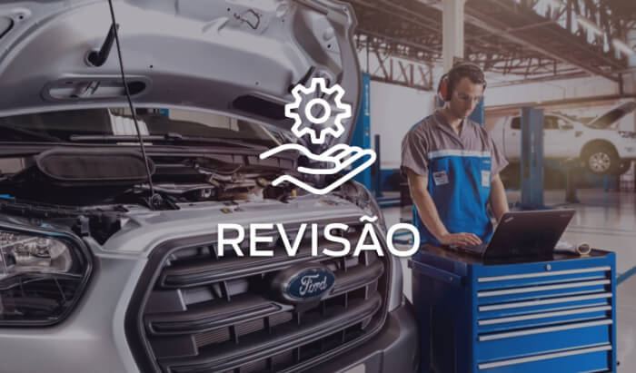 Revisão Megafor Mecânico fazendo revisão em uma Transit
