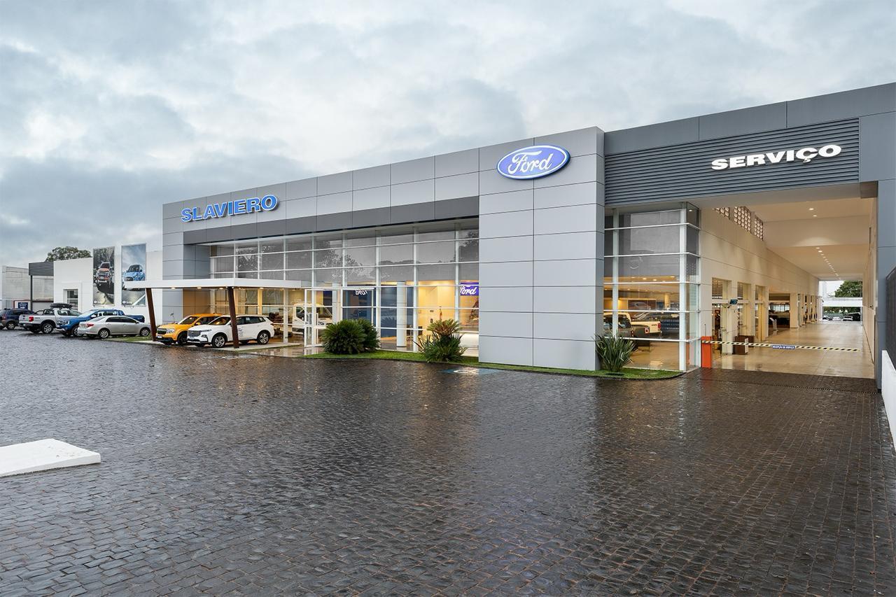 Fachada da Ford Slaviero Brasília