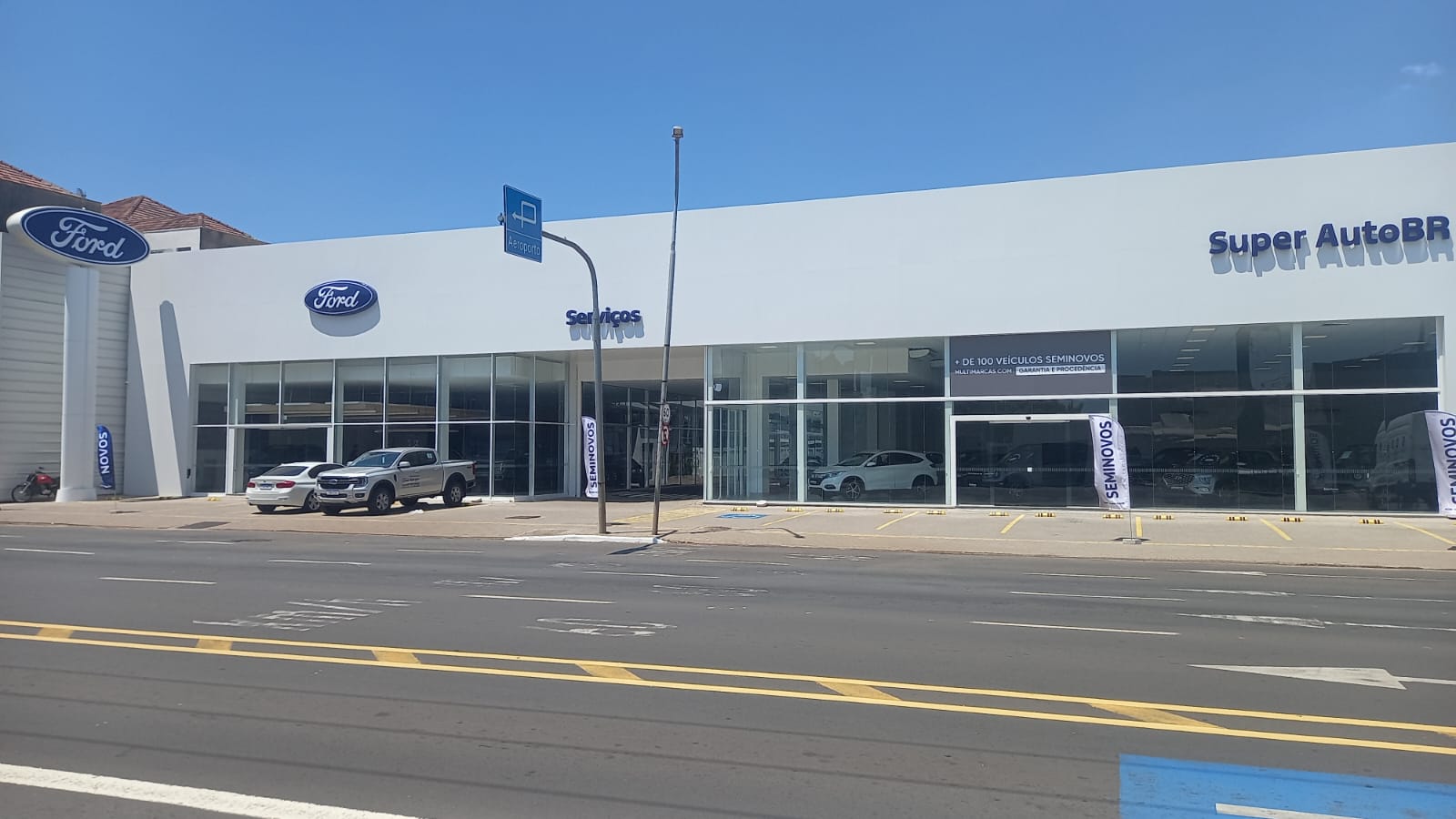 Fachada da Ford Super AutoBR Sertório