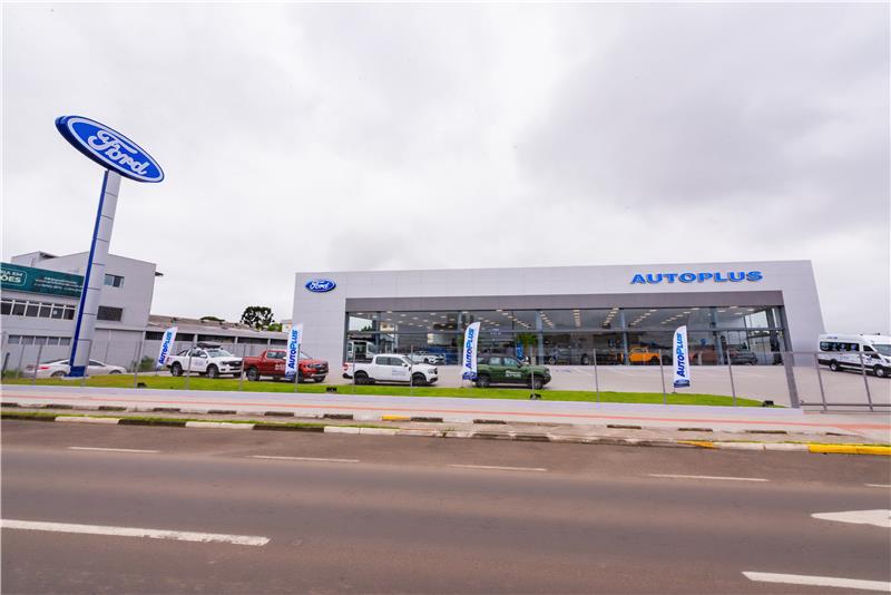 Fachada de loja da AutoPlus Ford