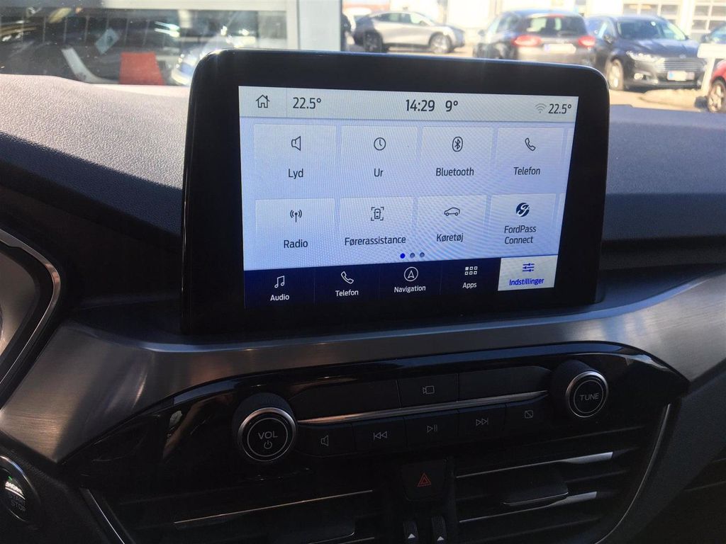 Ford Kuga interiør digitalt display