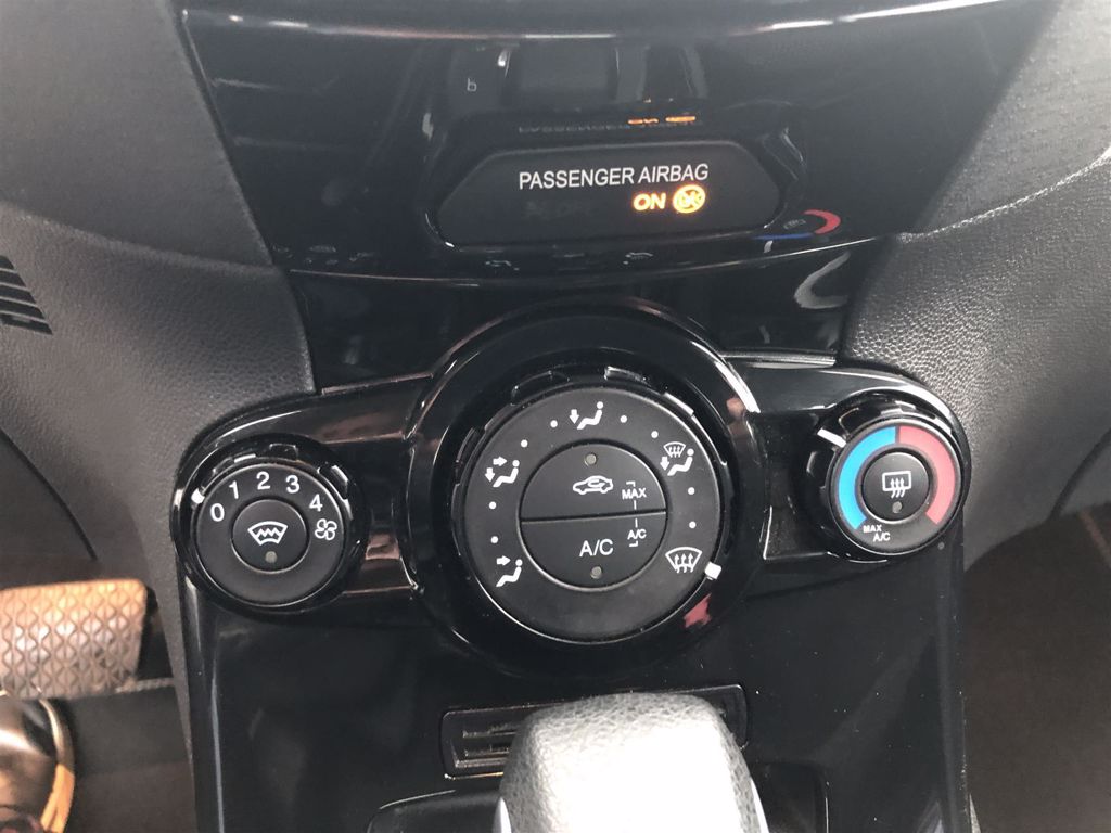 Ford Fiesta interiør sædevarme