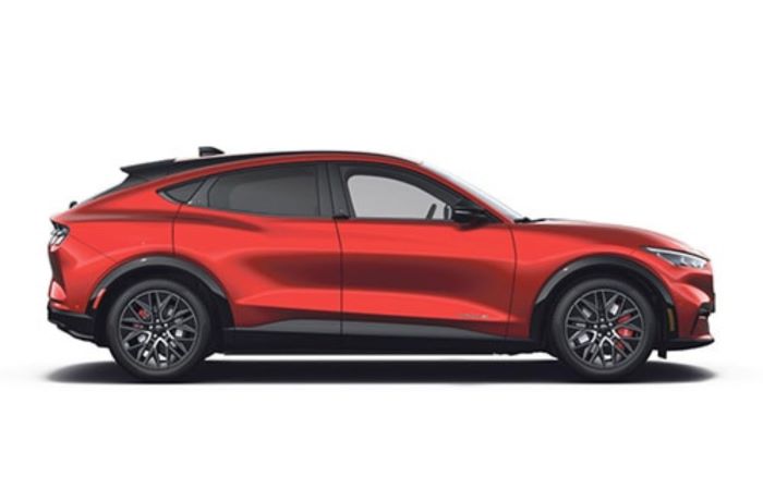 billde af ford mustang mach-e fra siden