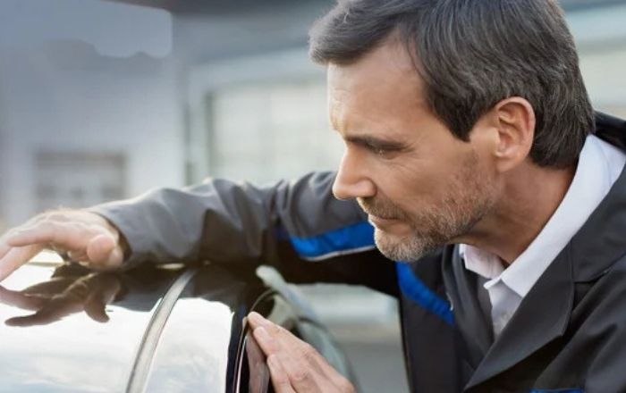 billede af ford smart reparationer med mekaniker