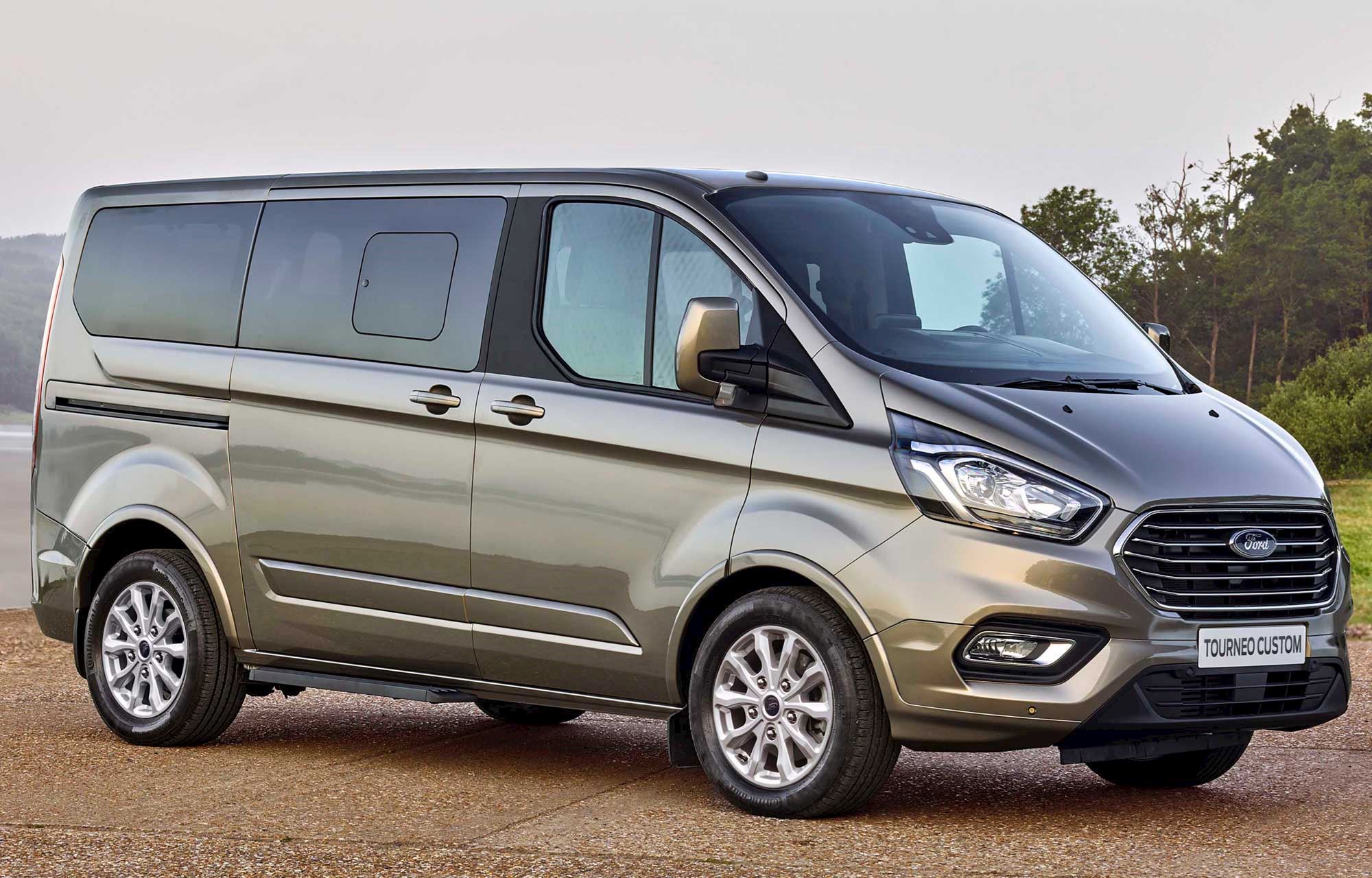 2019 Ford Tourneo Custom Exterior Gallery