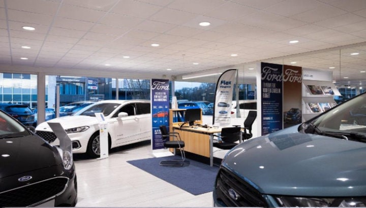 Ford Fiesta in de showroom ford van dijk/schouten
