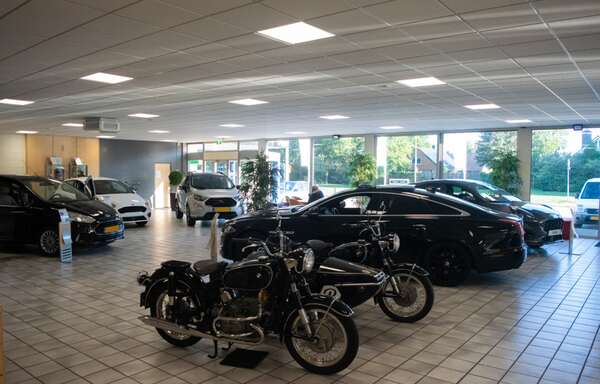 Europa Garage Showroom