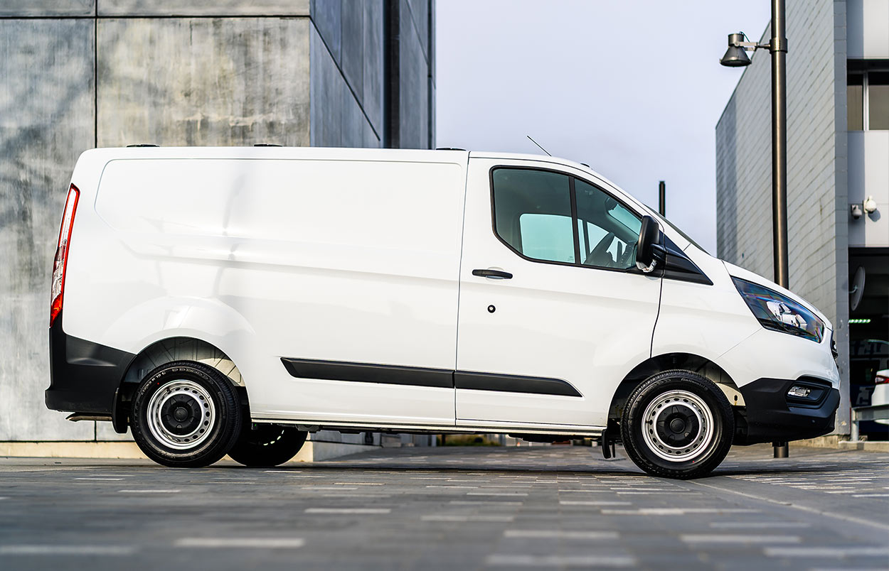 Team Hutchinson Ford Transit Custom commercial vehicle