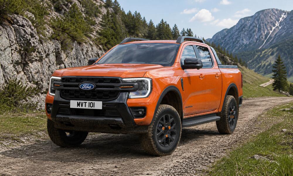 Pomarańczowy Ford Ranger